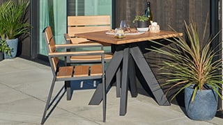 Outdoor Dining, Cafe & Bistro Settings