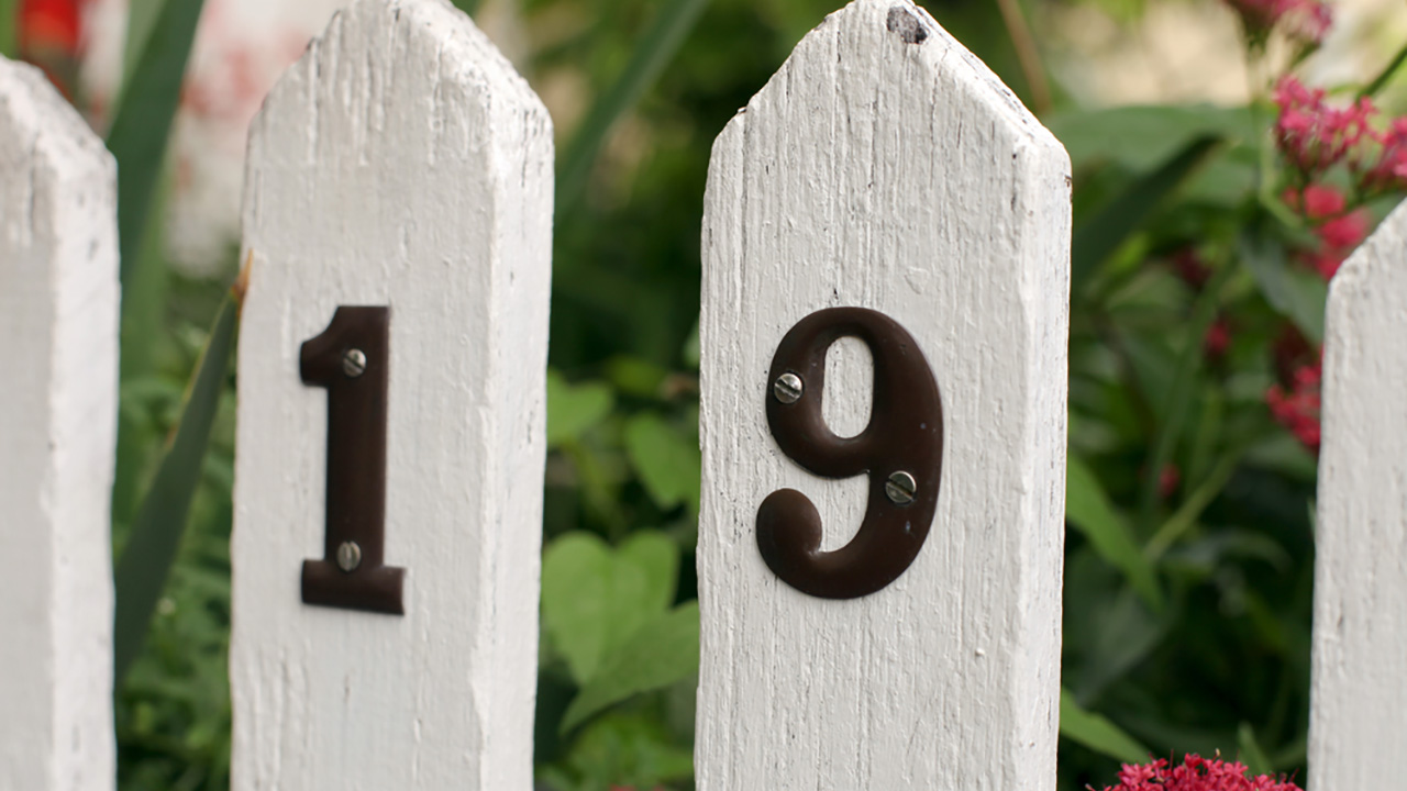 House numbers Mitre 10