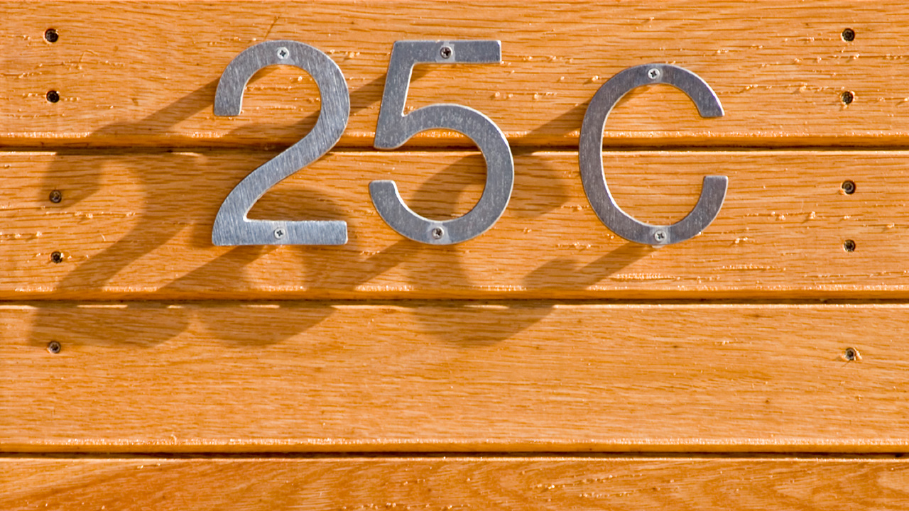 House numbers Mitre 10